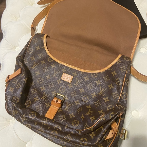 Authentic Louis Vuitton Messenger Bag - Picture 1 of 9